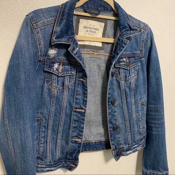 Distressed Jean Jacket - Picture 4 of 9